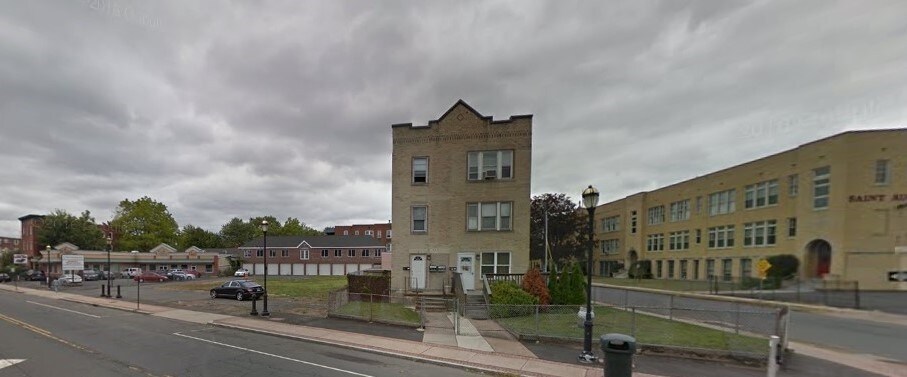 Building Photo - 735-737 Maple Ave