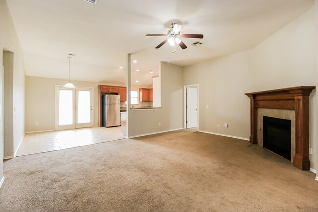 Building Photo - 716 Cavecreek St