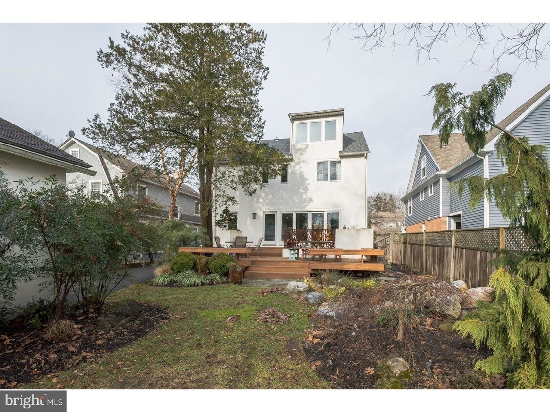 Primary Photo - 120 Windsor Ave