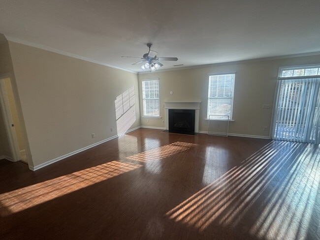 Building Photo - Room in House on Brintons Cottage St