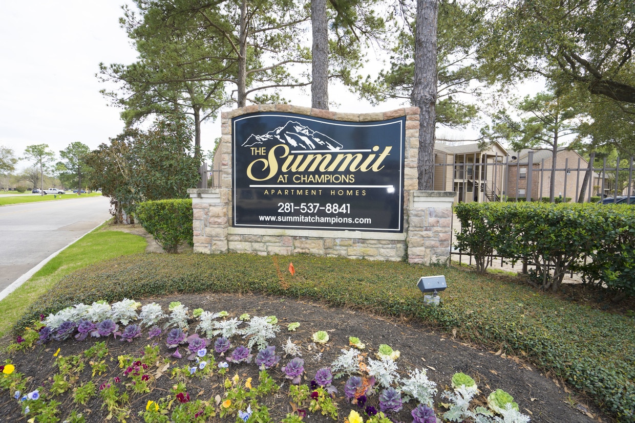 Summit At Champions Apartments Houston, TX