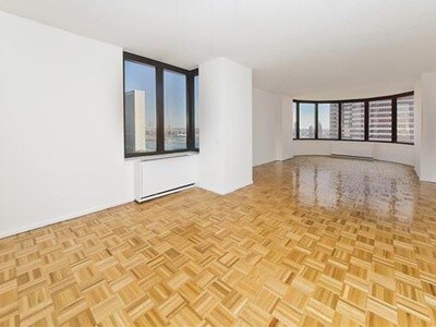 Foto del edificio - 330 E 38th St