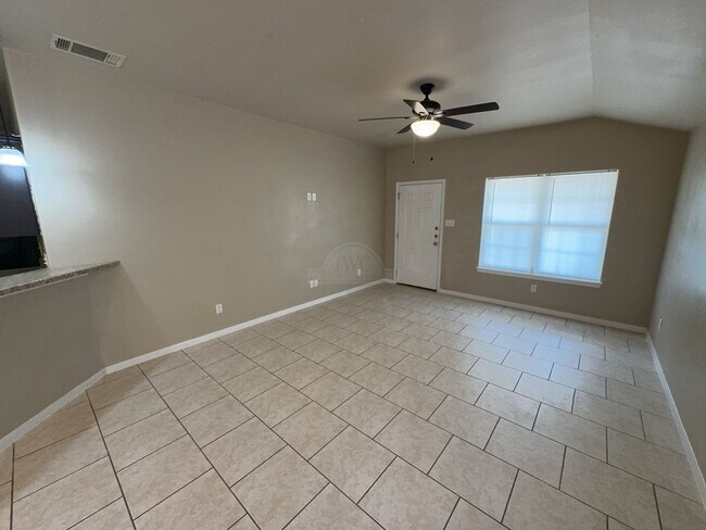 Foto del edificio - 1300 Vanguard Ln