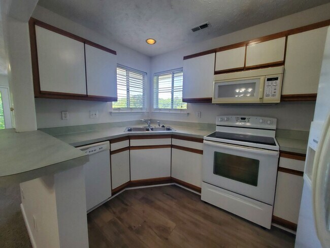 Building Photo - 3375 Galleria Dr