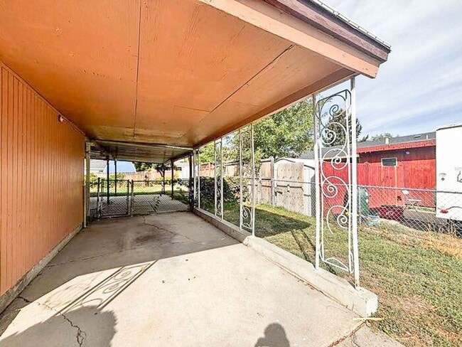 Foto del edificio - Perfect Location - Private Backyard - 3 bed 1 bath Home!