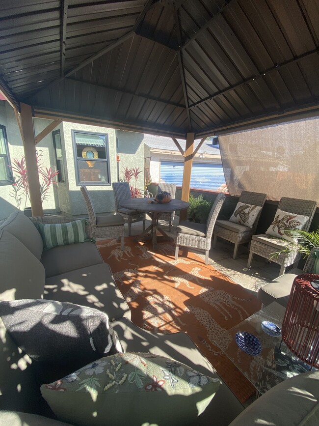 Building Photo - 3042 Newell St