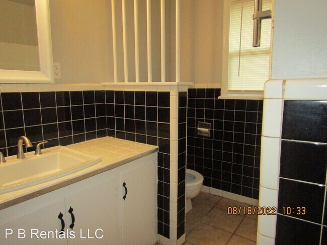 Building Photo - 3 br, 1 bath House - 3810 NW Bell Avenue
