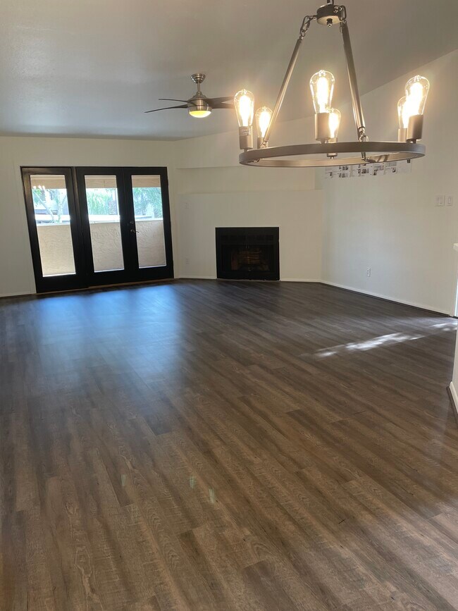 Building Photo - 7950 E Starlight Way