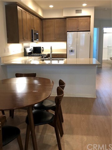 Foto del edificio - 755 E Bagnall St