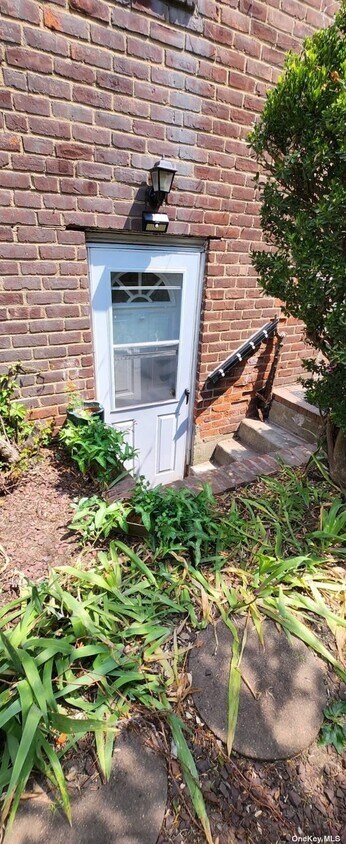 Foto principal - 571 Laurelton Blvd