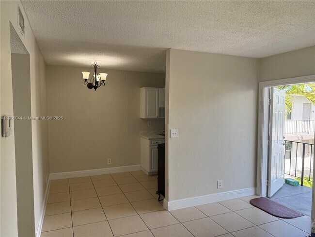 Foto del edificio - 711 NE 2nd Ave