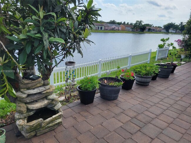 Foto del edificio - 18798 Cloud Lake Cir