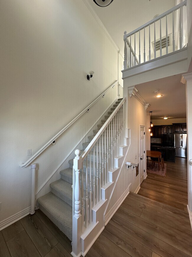 Foto del edificio - 571 N Rupple Rd