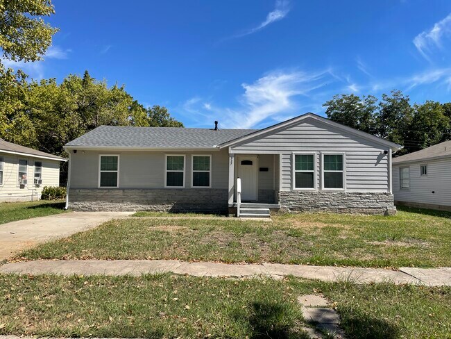 Foto del edificio - 327 S 3rd St