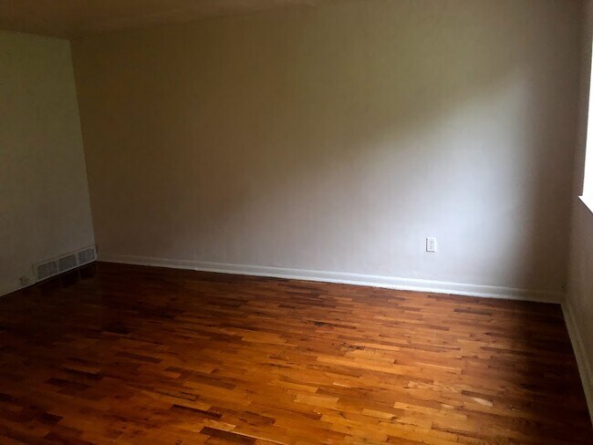 Foto del edificio - 10201 Clair Ave