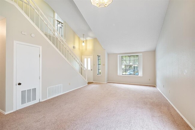 Building Photo - 6716 Shiner St