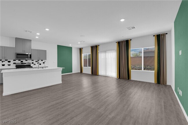 Building Photo - 4747 Bluebird Clfs Ave