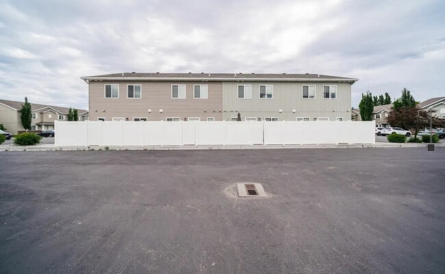 Foto del edificio - Meadowcreek Townhomes
