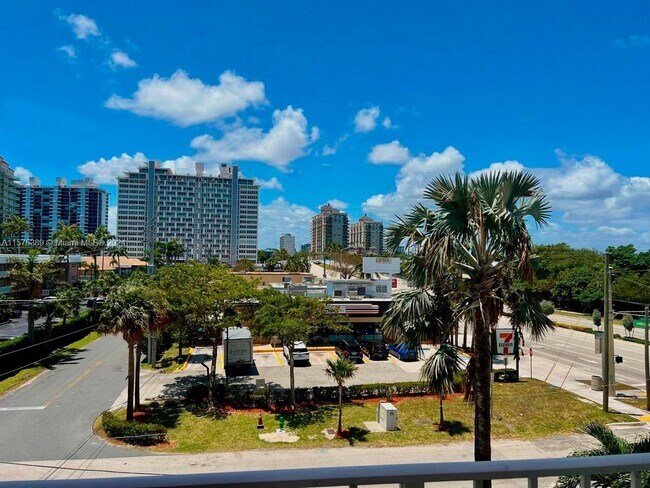 Foto del edificio - 3000 E Sunrise Blvd