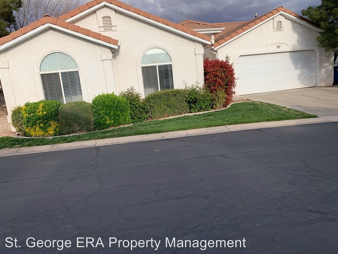 Primary Photo - 3 br, 2 bath Apartment - 984 E. 900 S. #37