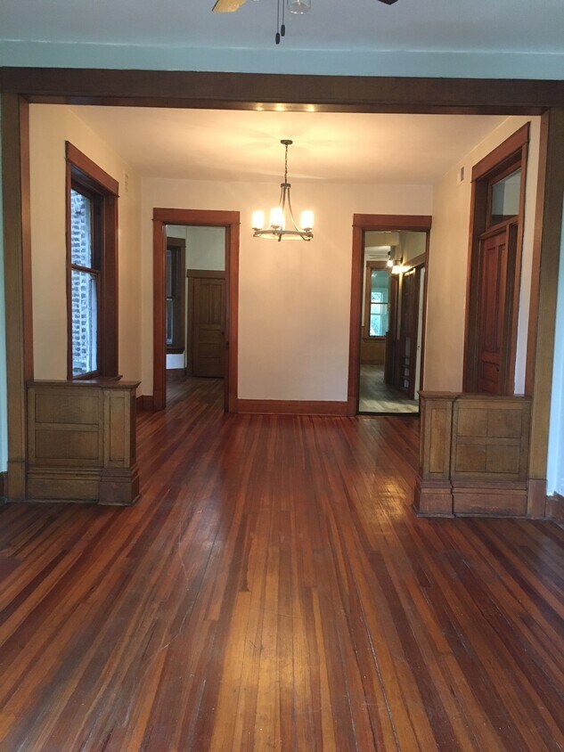 Dining room - 3103 W Augusta Blvd