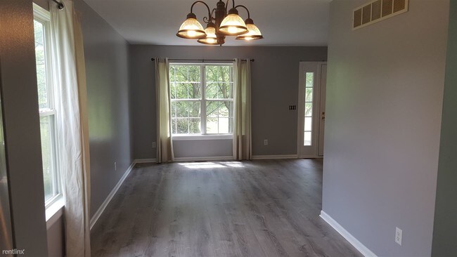 Building Photo - 4 br, 2.5 bath House - 3477 Ashburnam Rd