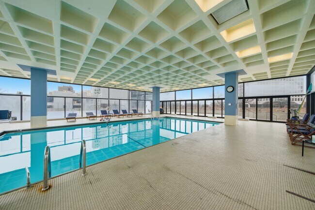 Foto del edificio - 5320 N Sheridan Rd