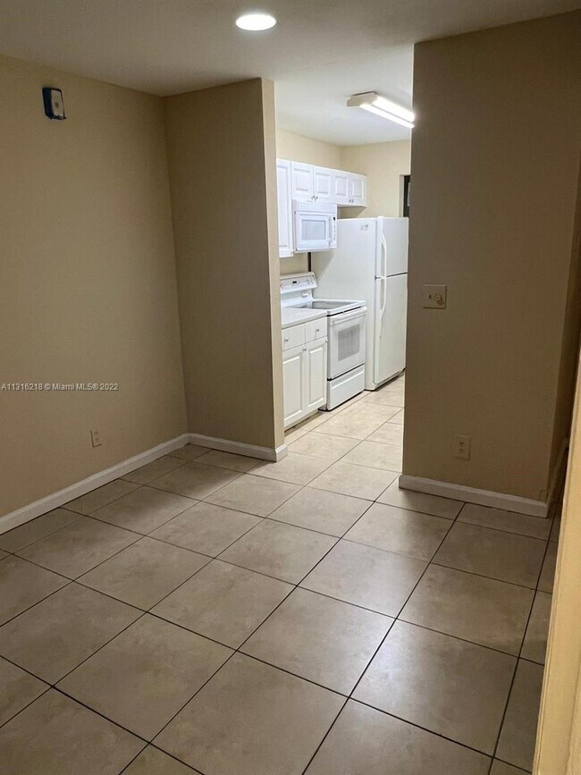 Foto del edificio - 8781 NW 39th St