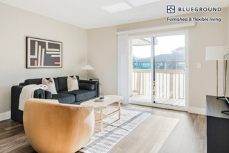 Building Photo - 644 Edgewater Blvd