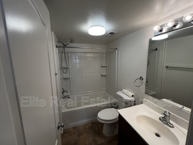 Foto del edificio - 1563 Hackberry Pl