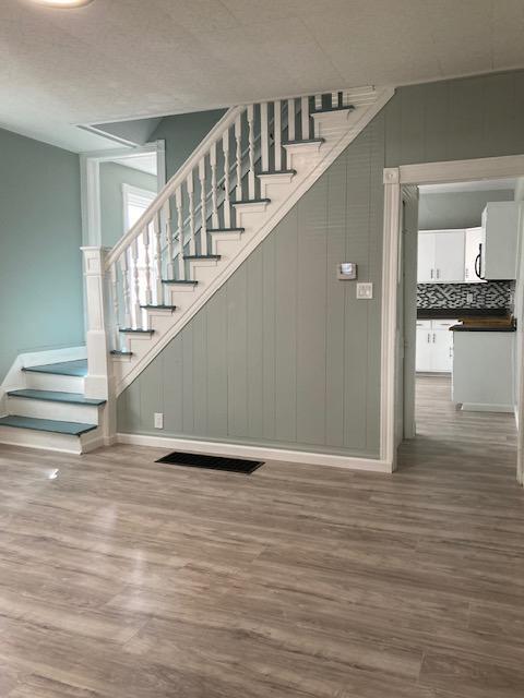 Building Photo - 359 N 1st St