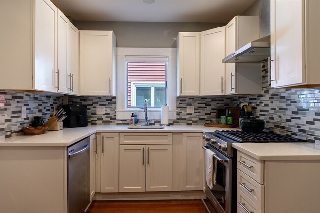 Building Photo - 58 Bromfield St