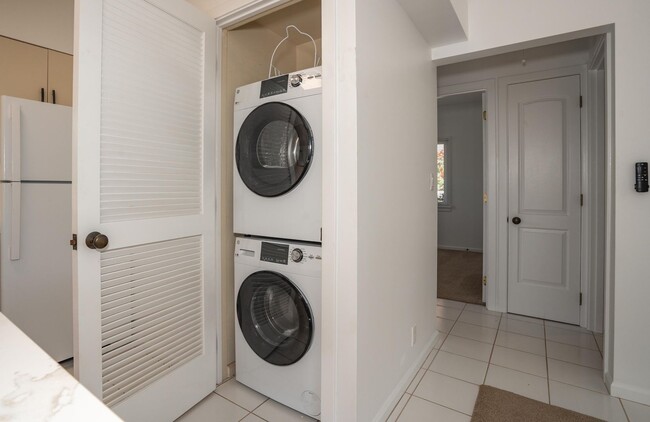 Building Photo - 2 Bedroom, 1 Bathroom Cottage in Kihei!