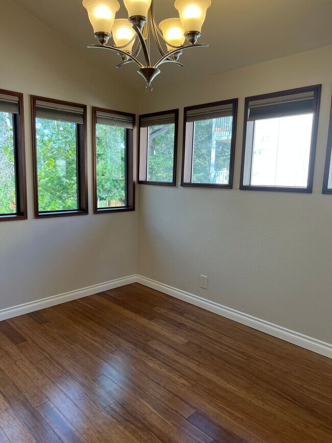 Building Photo - Downtown Bainbridge Island Rental