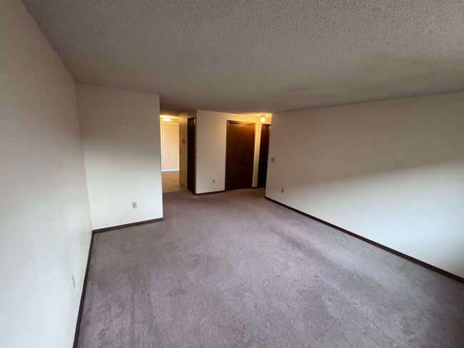 Building Photo - 357 Westchester Square S
