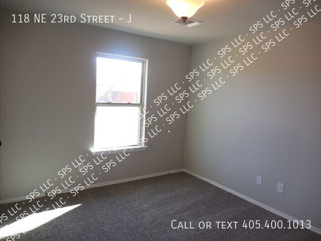 Foto del edificio - 118 NE 23rd St