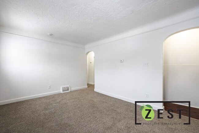 Foto del edificio - OPEN HOUSE- 12/23! 4PM-4:30PM! Beautiful 3 BED 1 BATH!