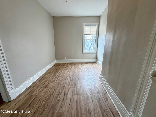 Foto del edificio - 2631 W Madison St