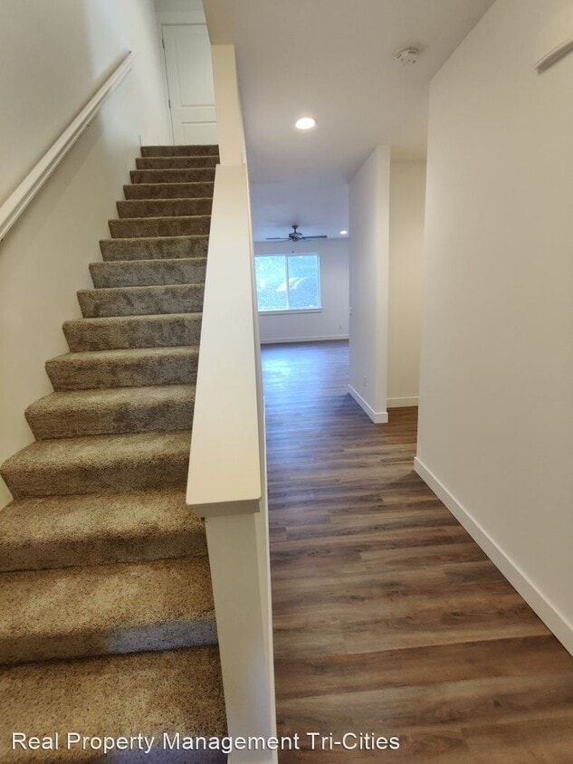 Primary Photo - 3 br, 2.5 bath House - 386 Bedrock Loop