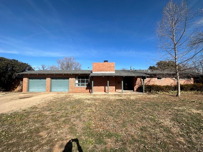 Foto del edificio - Summer 2024 Pre-Lease! Remodeled Spacious ...