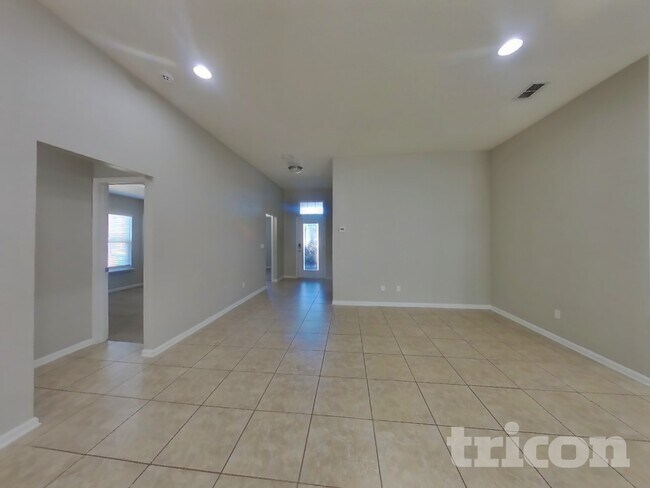 Foto del edificio - 15963 Bainebridge Dr