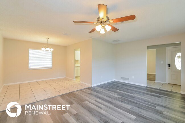 Foto del edificio - 7431 Portside Ct