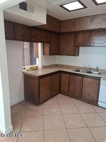 Foto del edificio - 1815 Villa Santos Cir