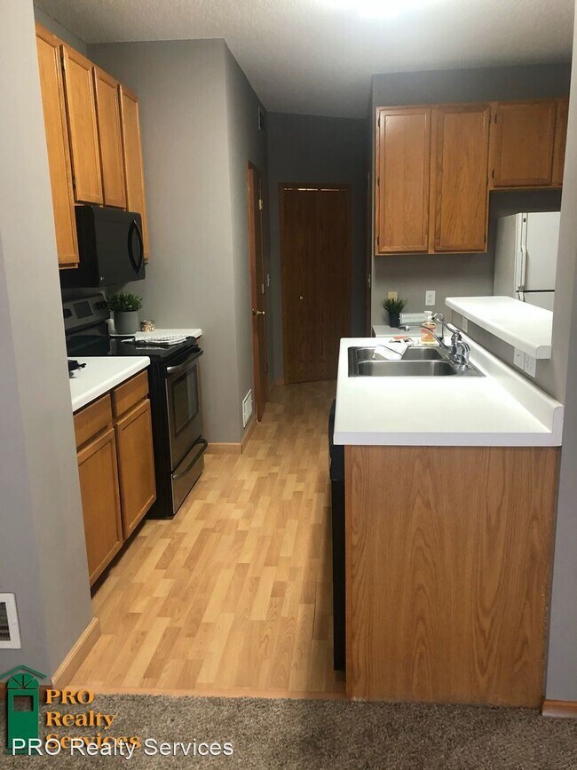 Building Photo - 2 br, 1.5 bath House - 14098 Plymouth Ave ...