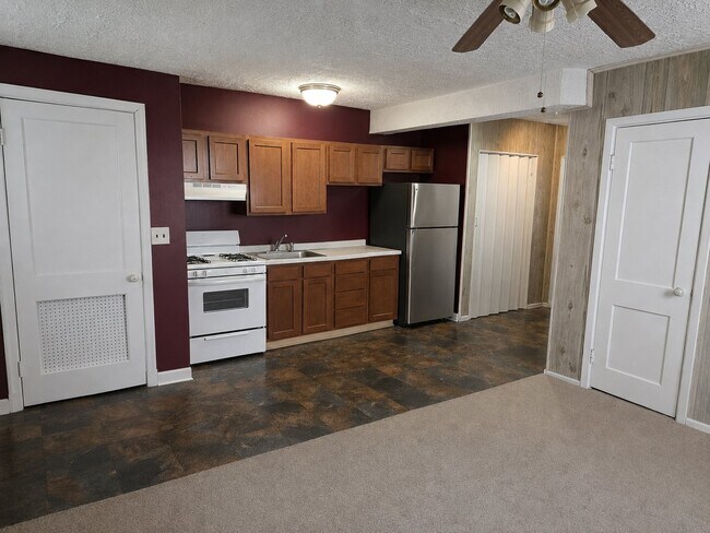Foto del edificio - 4212 Clay St NE