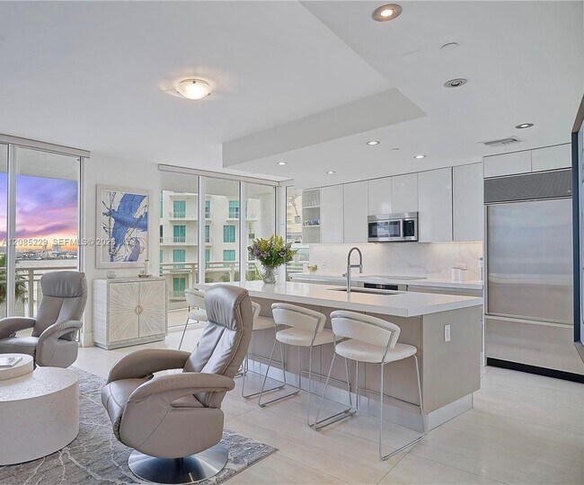 Foto del edificio - 901 Brickell Key Blvd