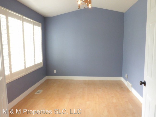 Building Photo - 12028 Doves Landing Dr