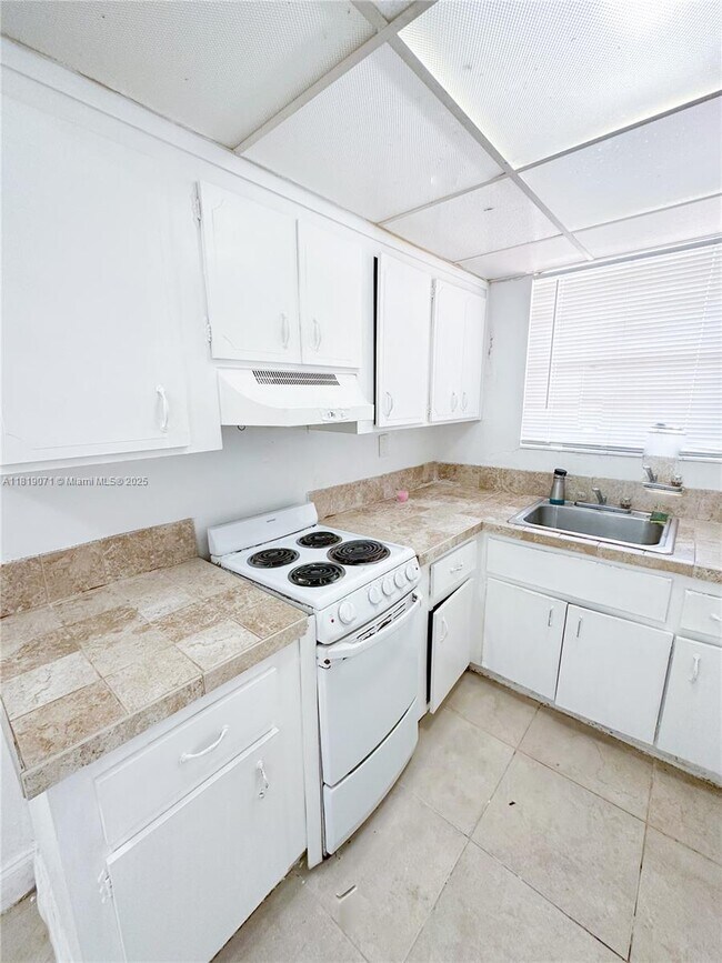Foto del edificio - 12275 NE 19th Ave