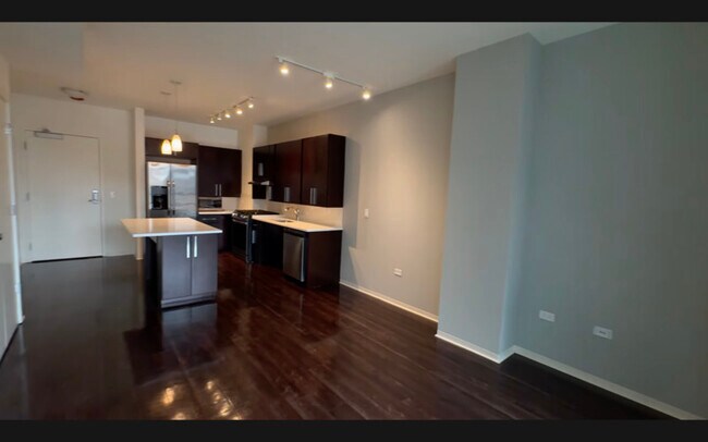 Foto del edificio - 900 W Washington Blvd