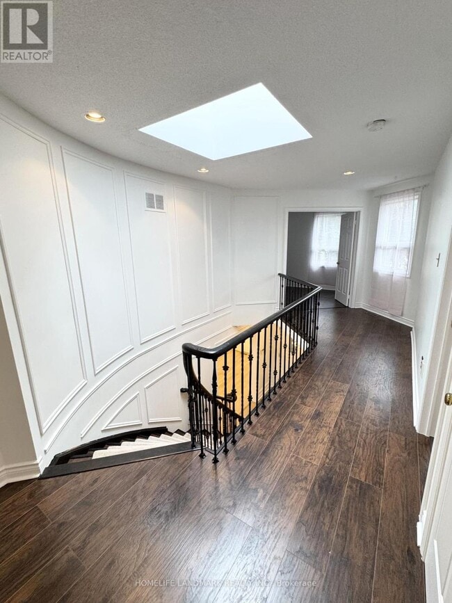 Building Photo - 144 Lyndhurst Dr